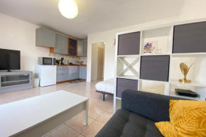 06BQ Studio close to the beach